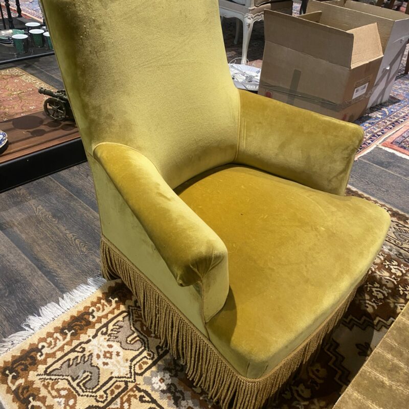 Fauteuil en velours jaune
