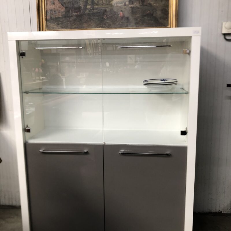 vitrine blanche