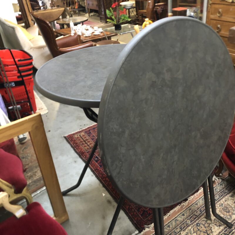 2 tables gris