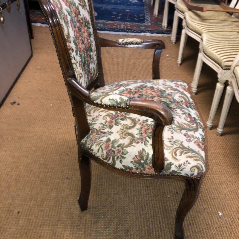 Fauteuil cabriolet style Louis