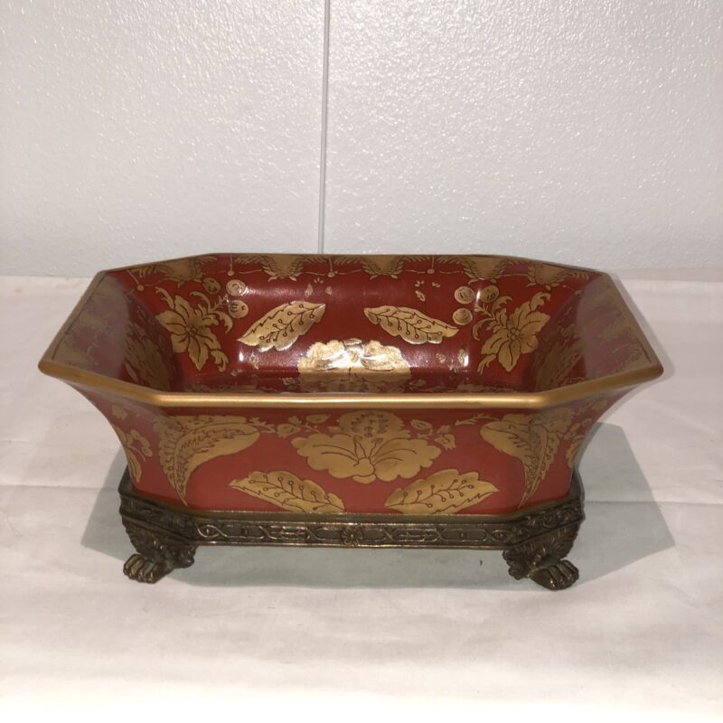 Plat ancien pied en laiton