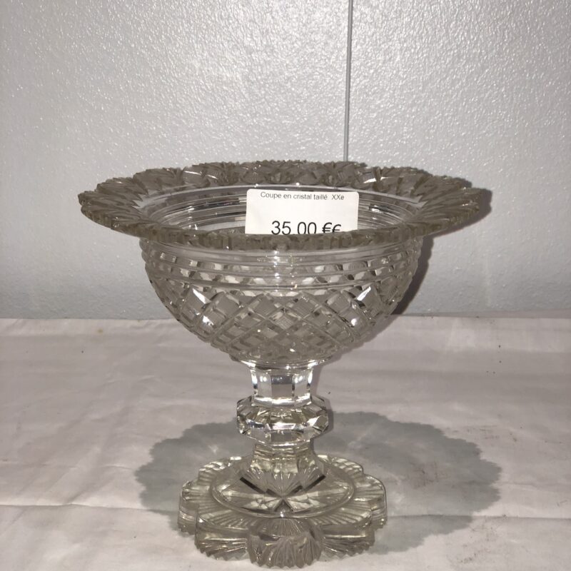 Coupe en cristal taillé. XXe