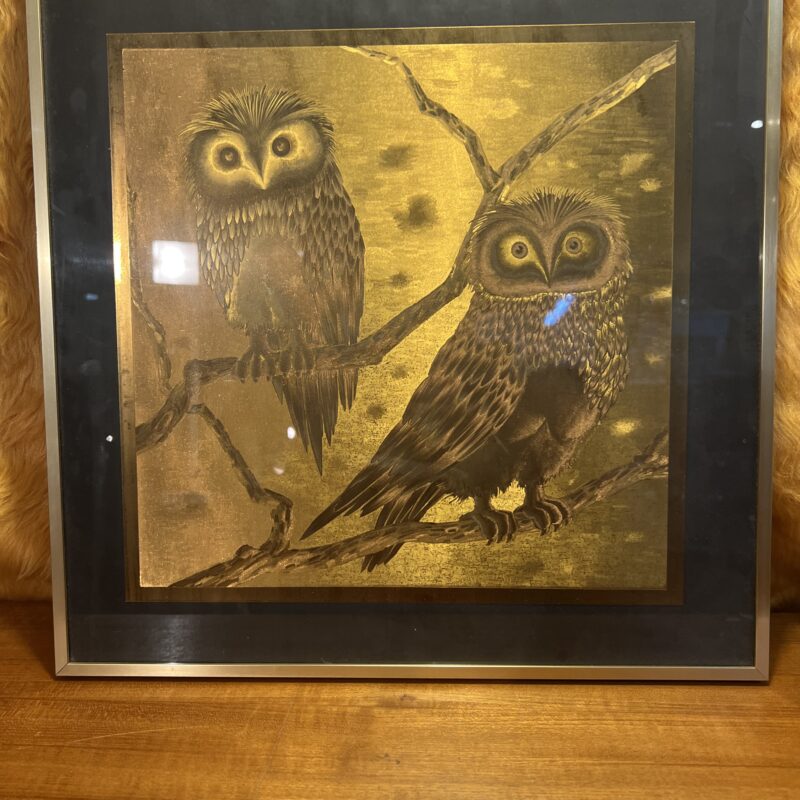tableau de chouettes dorée