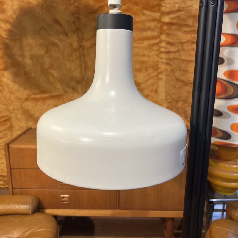 Suspension design plastique blanc’70