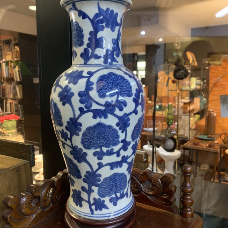 Vase en porcelaine craquelée XXe