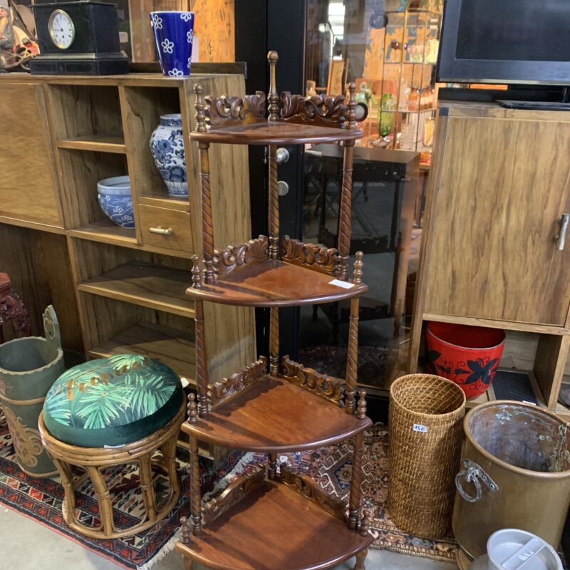 Étagère de coin bois