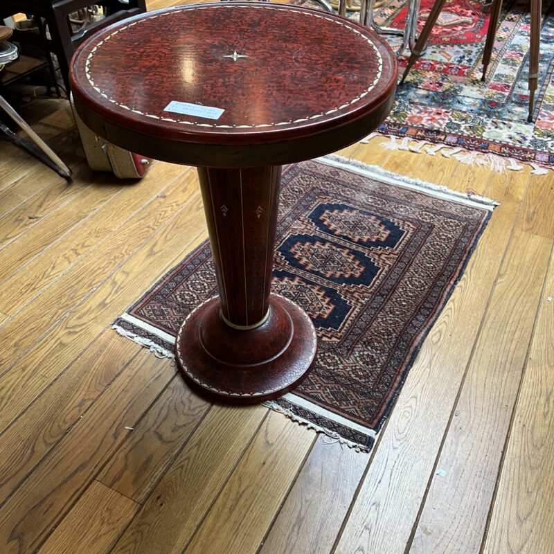 Gueridon on en métal