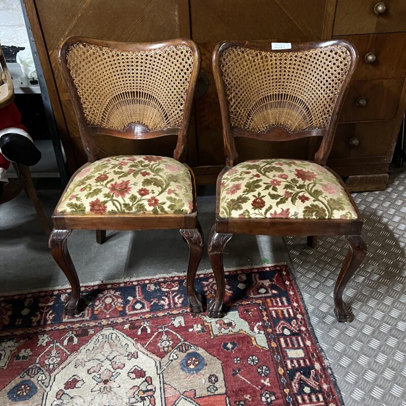 2 chaises dossier rotin assise fleur