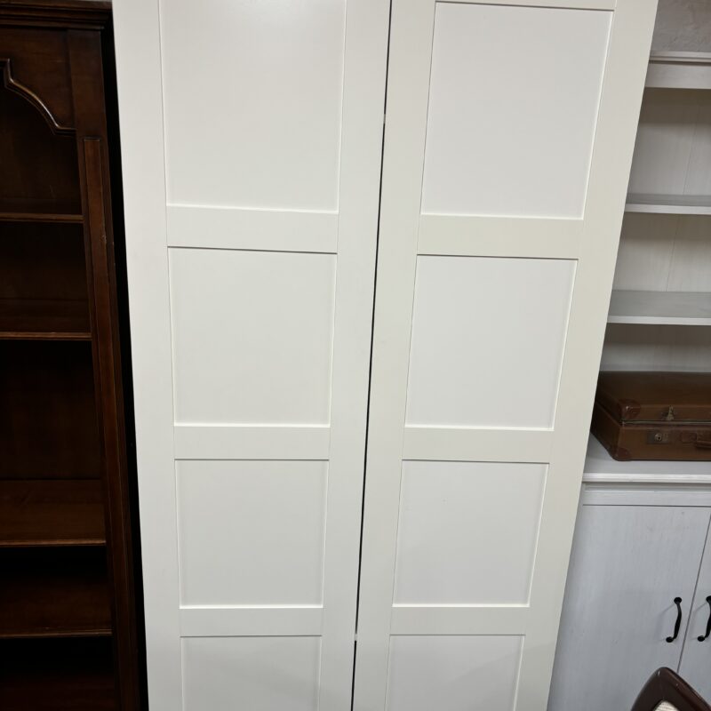 Armoire blanche