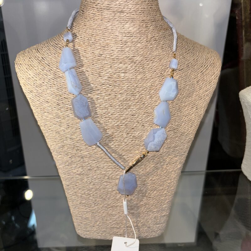 Bijoux. Collier. Titto