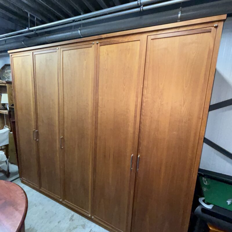 Grande armoire en bois