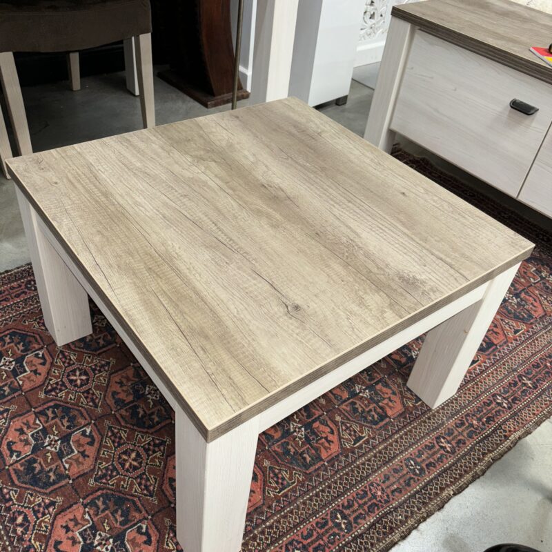 Petite table