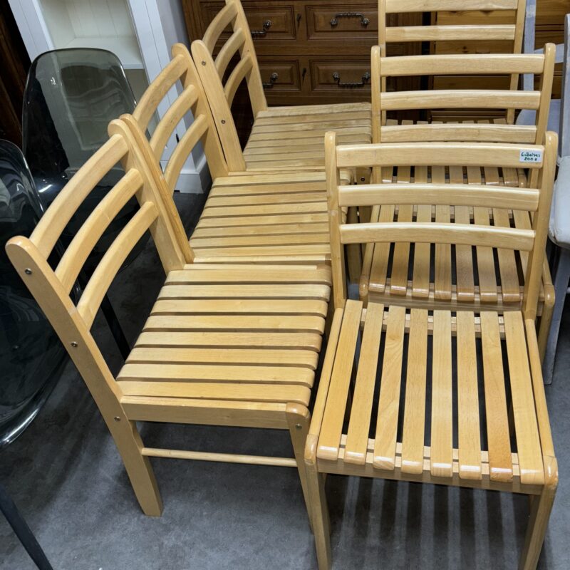 6 chaises en bois