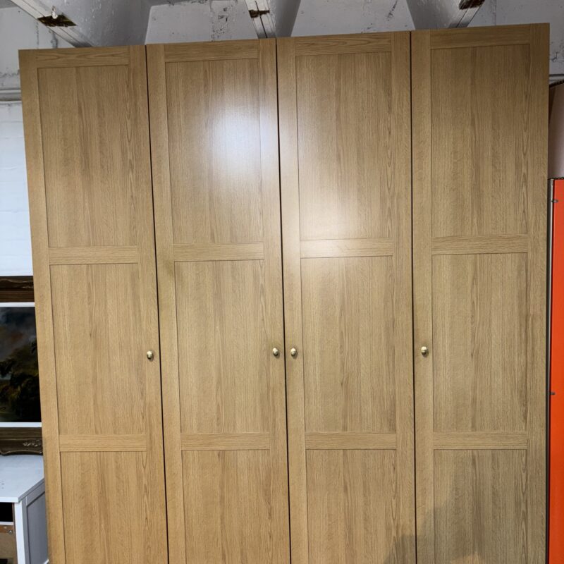 Armoire  en bois 4 portes