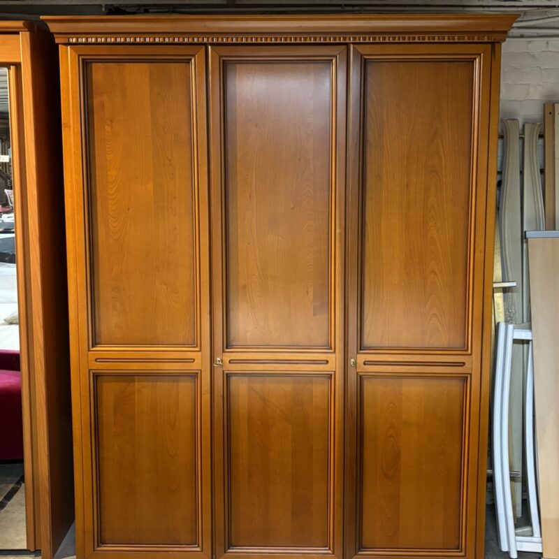 Armoire en bois