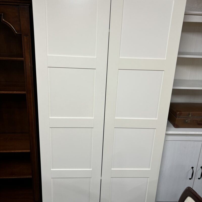 Armoire blanche