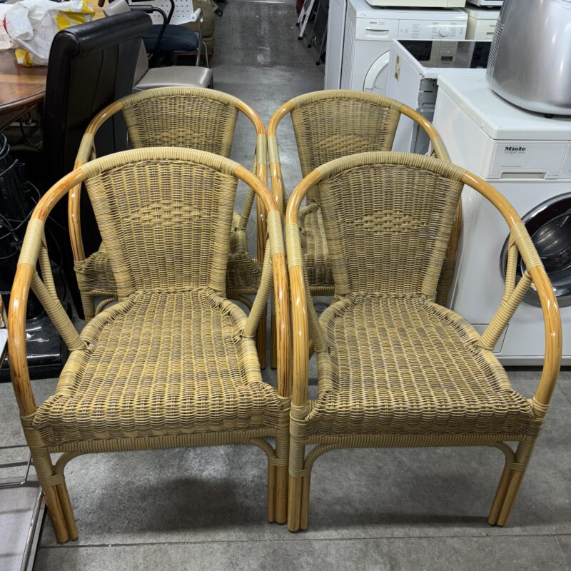 4 chaises de terrasse