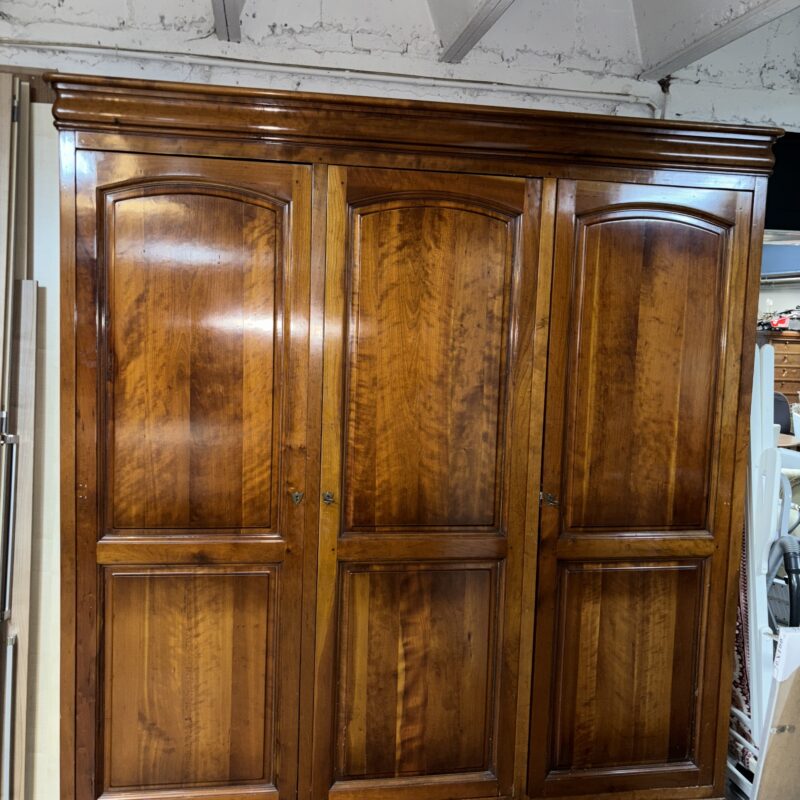 Armoire 3 portes en bois
