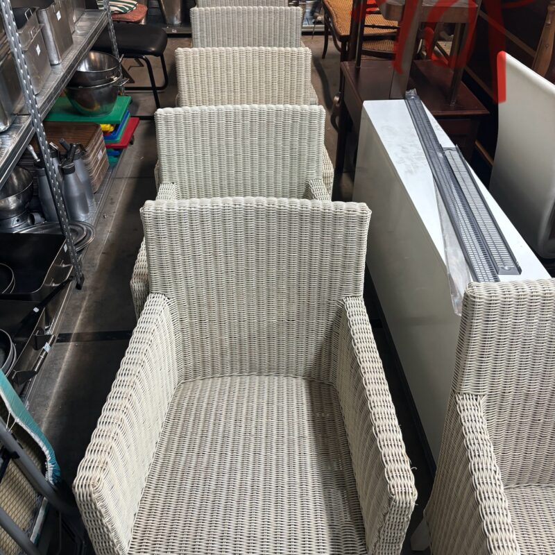 8 fauteuils de terrasse