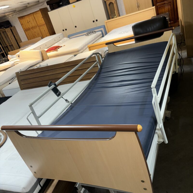 Lit médicalisé électrique + – très bon état